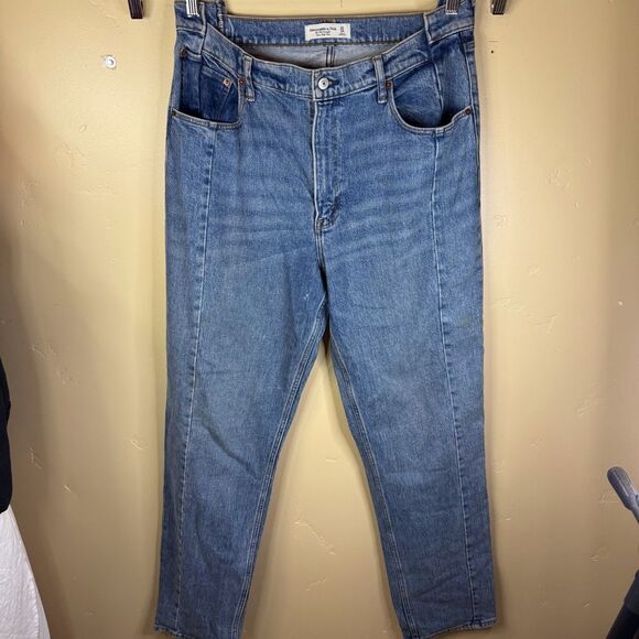 Abercrombie & Fitch Ultra High Rise 90’s Straight Leg Denim Jean Size 32/14L - Picture 1 of 5
